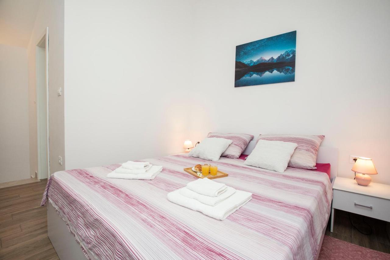 Studio Apartman Amalie Pazin Exterior foto